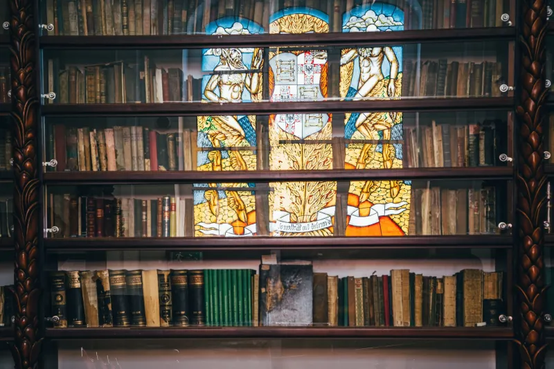 Bound in Miniature: The American Collectors Who Devote Their Lives to Libraries You Could Lose in a Coat Pocket