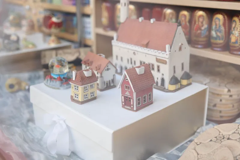 Crafting Worlds in Miniature: How American Artisans Are Bringing Literary Fantasy to Life, One Tiny Room at a Time